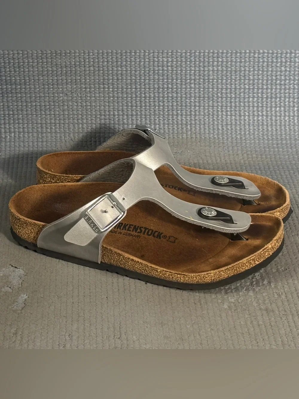 Birkenstock Kid’s Gizeh Silver Birko-Flor Sandal Size Size 2 US 33 EU